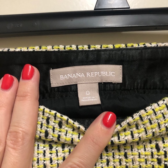 Banana Republic Tweed Pencil Skirt - Picture 4 of 4